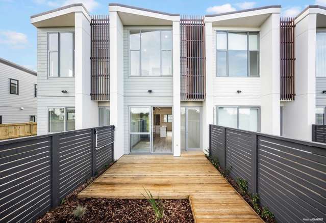 Beautiful townhouse  in heart of Papatoetoe