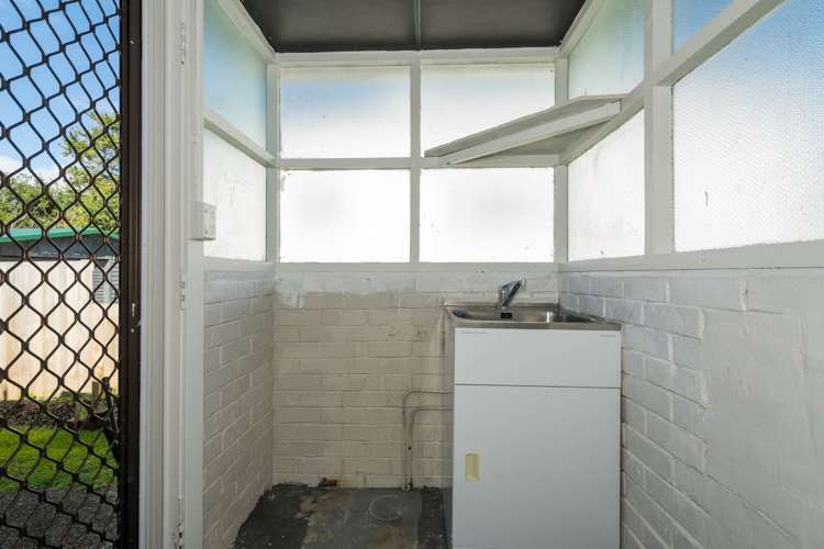 1/15 Gladstone Road Northcote_9