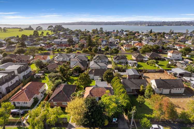 16 Erima Avenue Point England_17