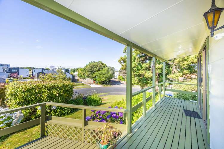 28 Gilbass Avenue Hamilton Lake_29