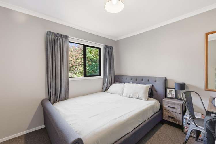 19 and 19a Ettrick Street Glenross_36