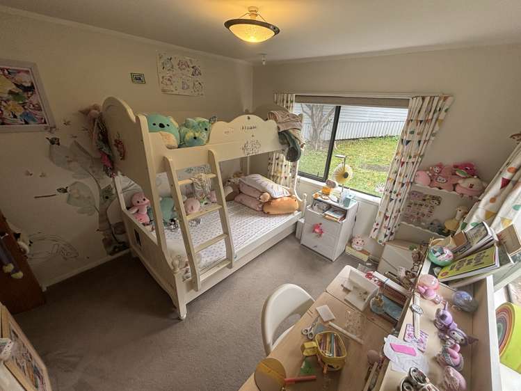 9 Greenvalley Rise Glenfield_12