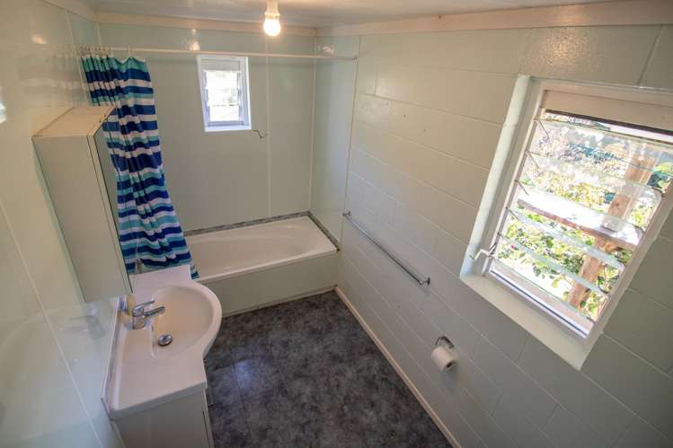 114 Short Street Kawhia_20
