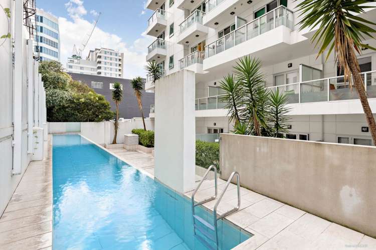 506/85 Beach Road_0