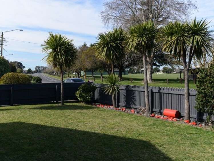 216 Chatham Road Flaxmere_16