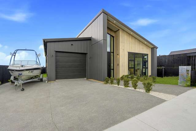 Spacious 4-Bedroom | Boat Parking Available