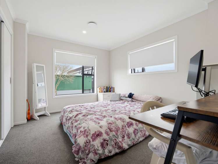 2/17 Vialou Street Hamilton City Central_3