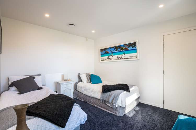 1895 Egmont Road Kaimiro_17