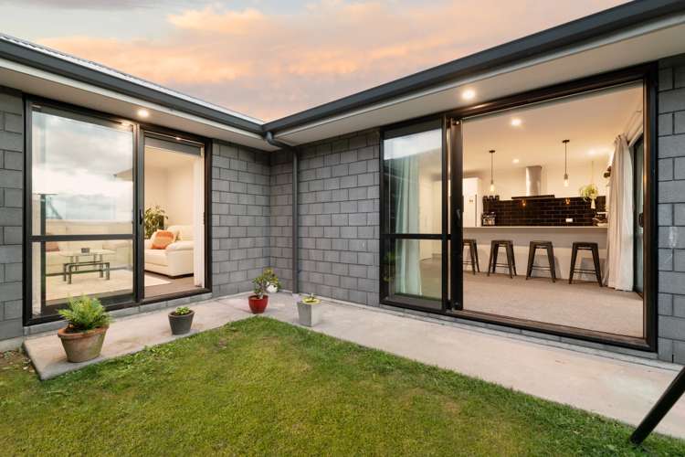 205 Ballintoy Park Drive Welcome Bay_20