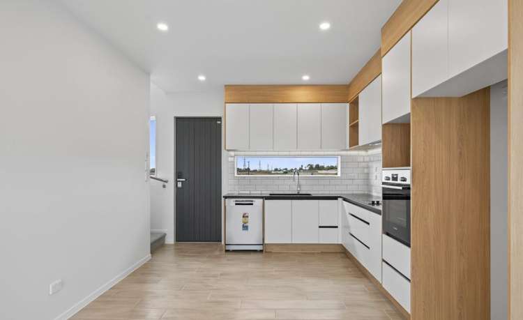 4 Longview Oak Lane, Rosehill Papakura_9