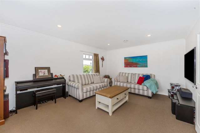 57 Chesterfield Way Orewa_3