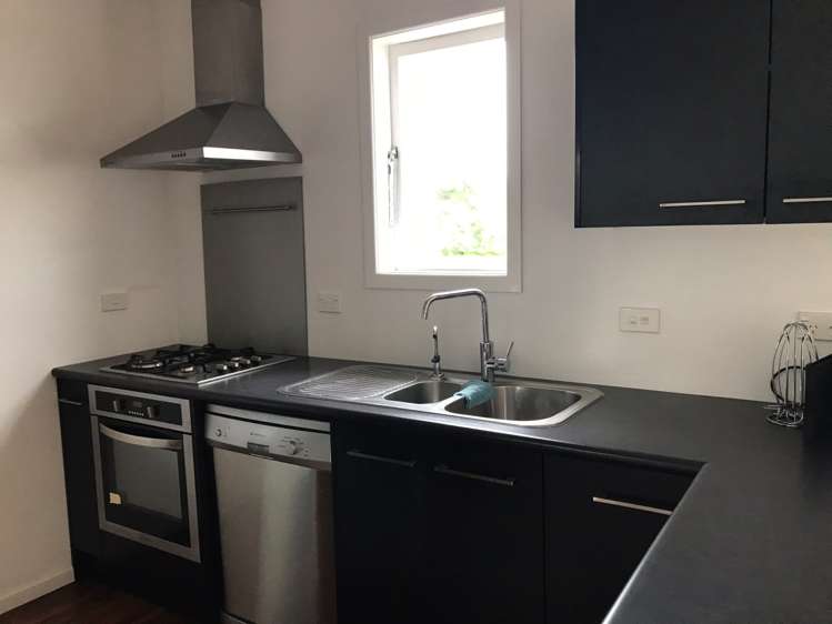 89 Golf Road New Lynn_1