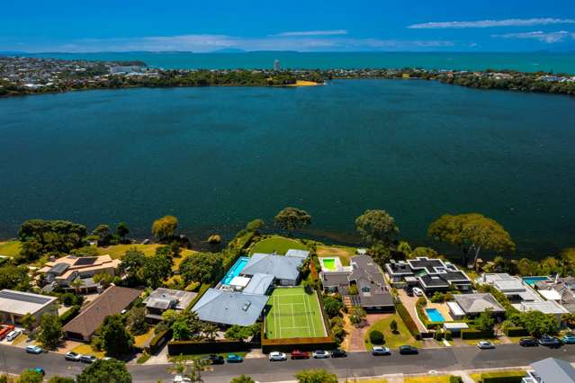 World-Class Residence - 3,189sqm Of Lakefront Land