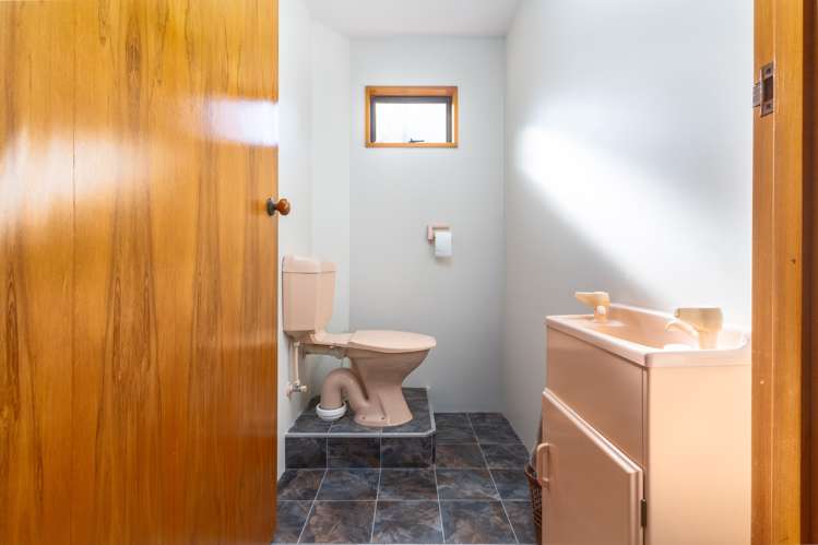 23 Ngaio Grove Robinsons Bay_17