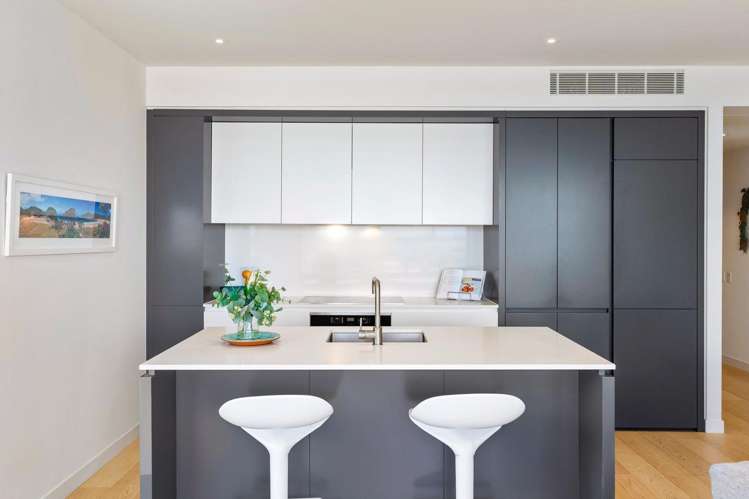 602/141 Pakenham Street West 500164_8