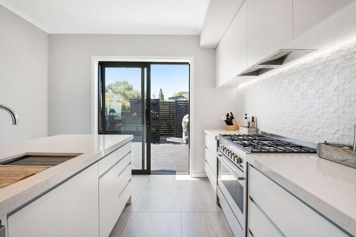 242 Hillcrest Road_1