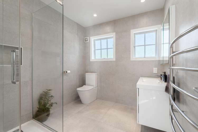 14 Beach Road Northcote Point_17