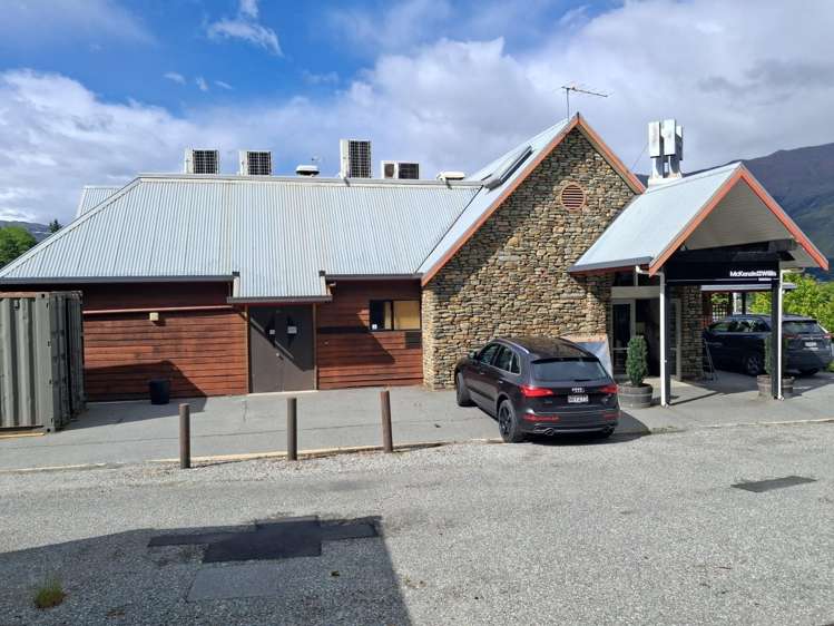 6-22 Ardmore Street Wanaka_10