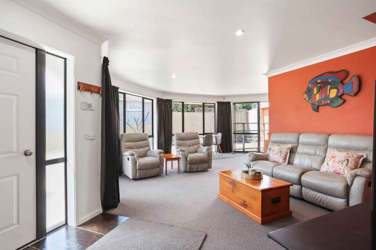 69 Sylvan Crescent Te Atatu South_3