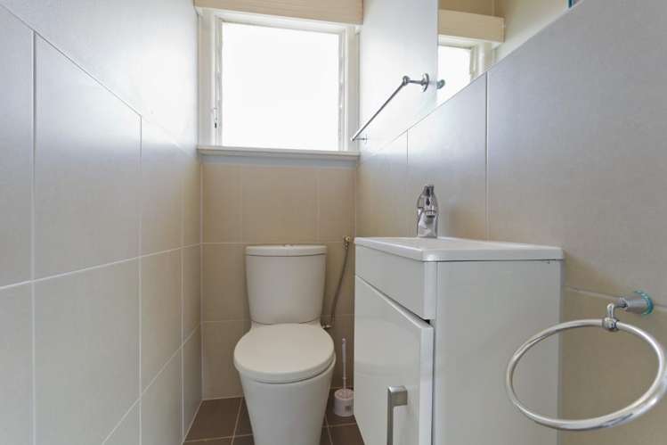 2/64 Rawhiti Road One Tree Hill_11