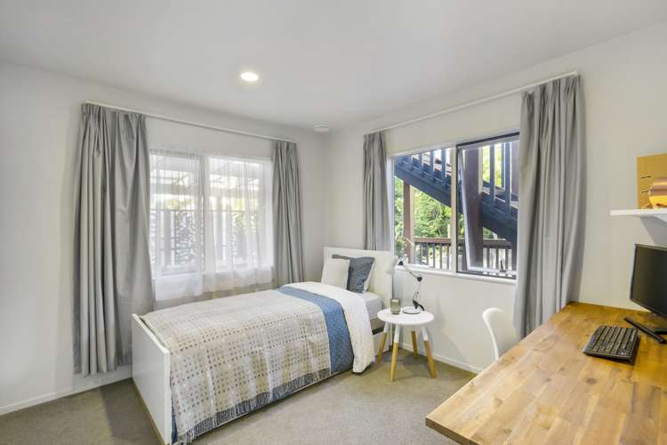 2/97 Taurus Crescent Beach Haven_10