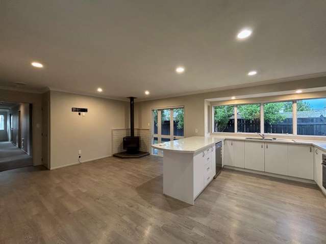 17 Whiting Crescent Greenmeadows_3