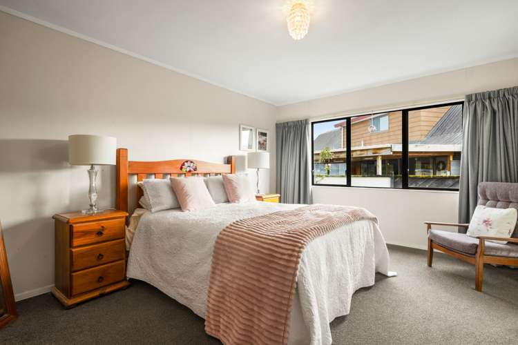 20 Essendon Court Glenview_8