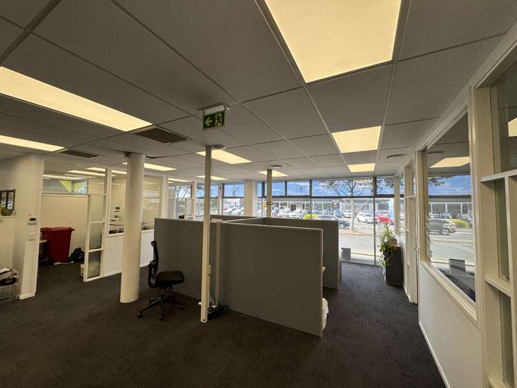 Ground Floor/141 Cameron Road Tauranga Central_3