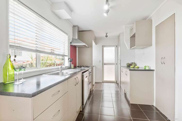 2/10 Rewa Street New Lynn_5