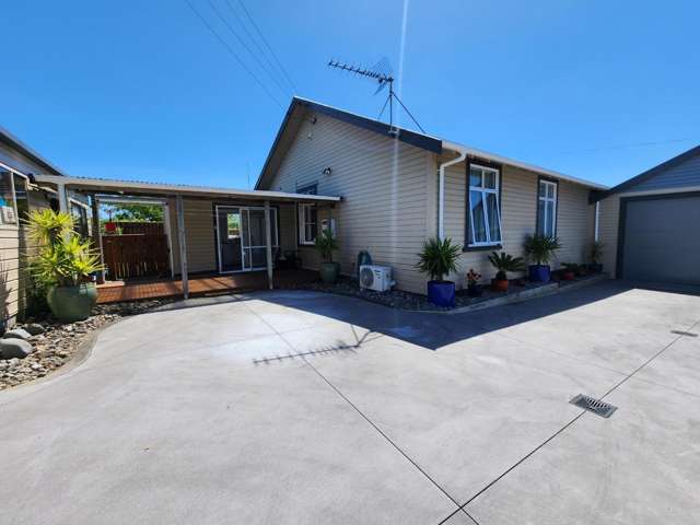 Fully Furnished family Home for Rent in Omata