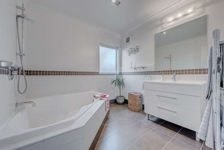 3 Fern Place Beachlands_17