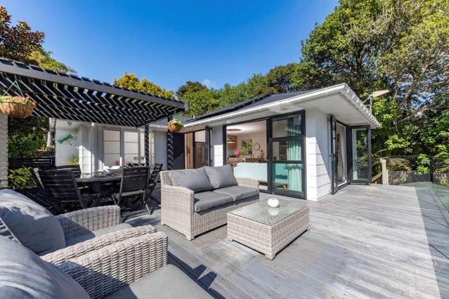 245 Scenic Drive Titirangi_1