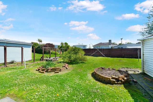 24 Cobham Crescent Kelston_4