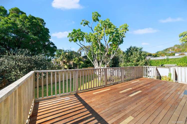 16 Lake Road Devonport_8