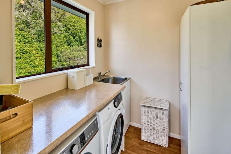 8 Balliol Drive Tawa_8