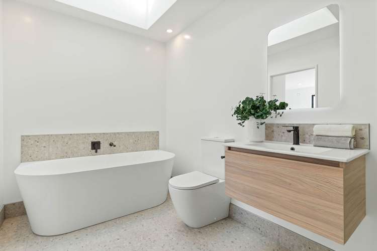 8 Molly Place Southbridge_17