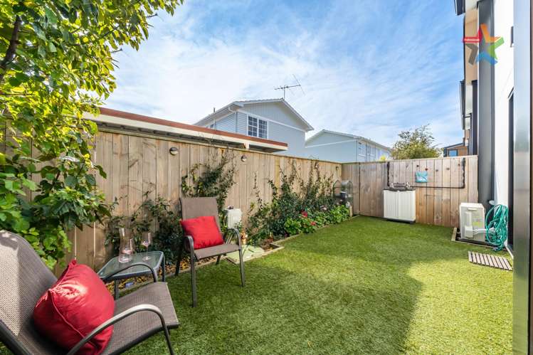 8/97 Whites Line East Waiwhetu_8