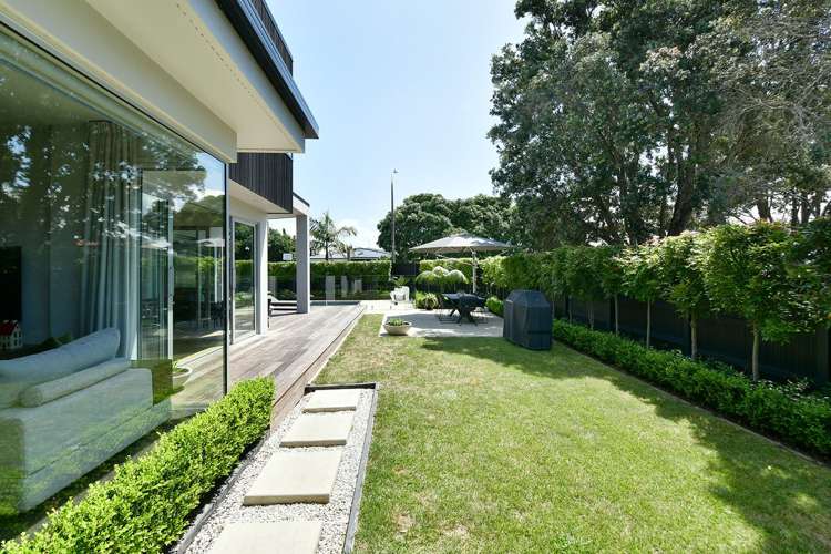 52 Walton Street Red Beach_32