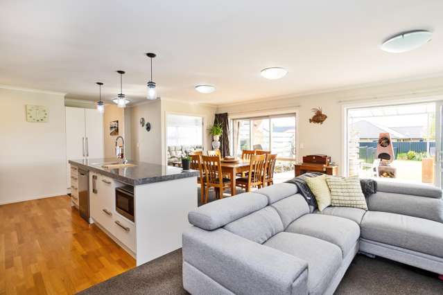 21 Sunrise Drive Seaward Bush_2