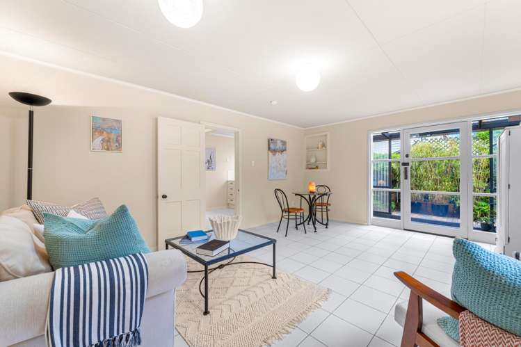 33 Old Lake Road Narrow Neck_14