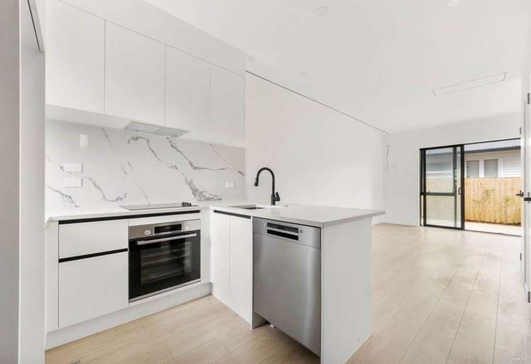 8/6 Williams Avenue Pakuranga_1