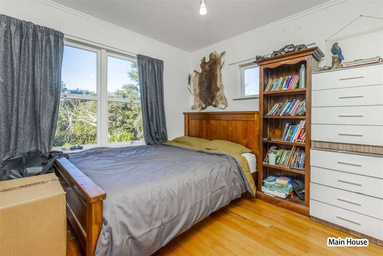 8 Orere Point Road Orere Point_13