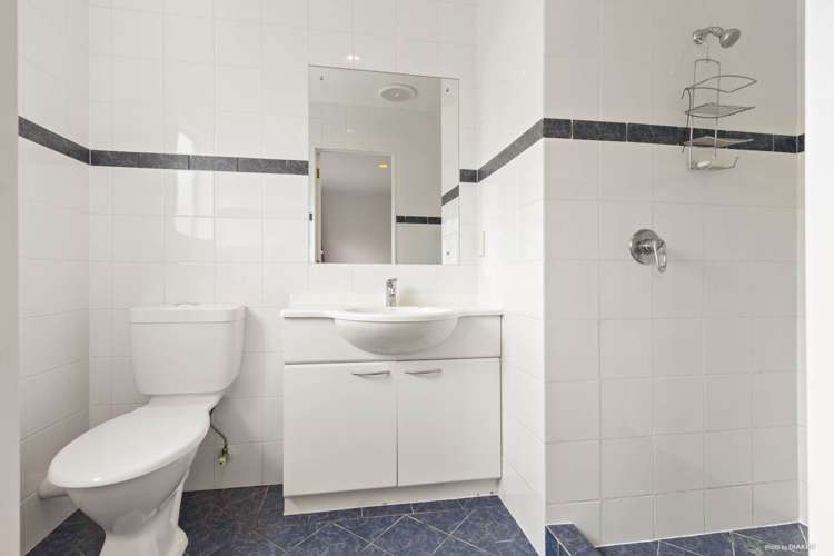 85a Golf Road New Lynn_13