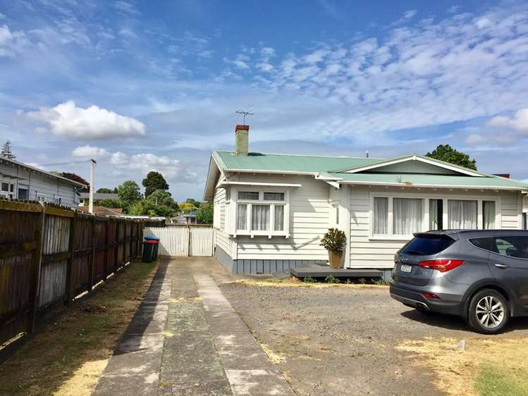 697 Mount Albert Road Royal Oak_1