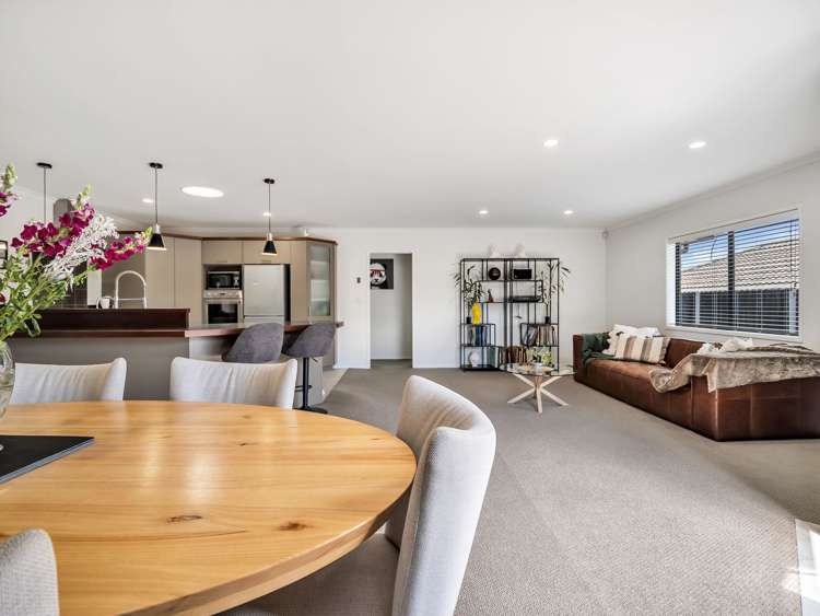 8 Farleigh Close Huntington_8