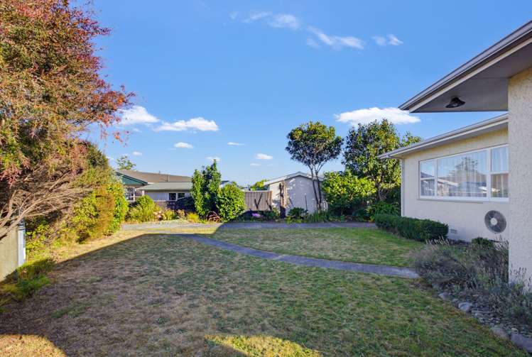 15 Keats Crescent Stoke_21