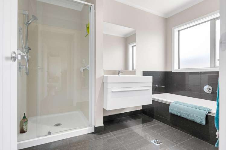 9A + 9B Foxbury Court Rototuna North_11