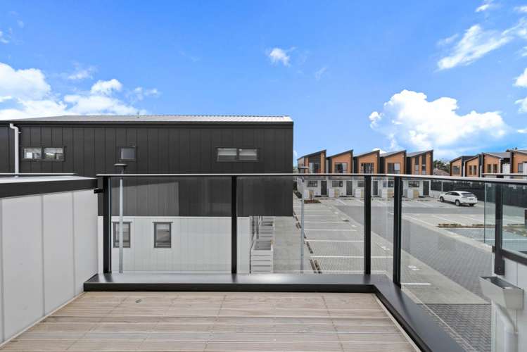 18 Red Arches Road Henderson_8