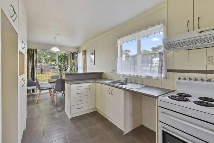 5 Hobart Crescent Wattle Downs_6