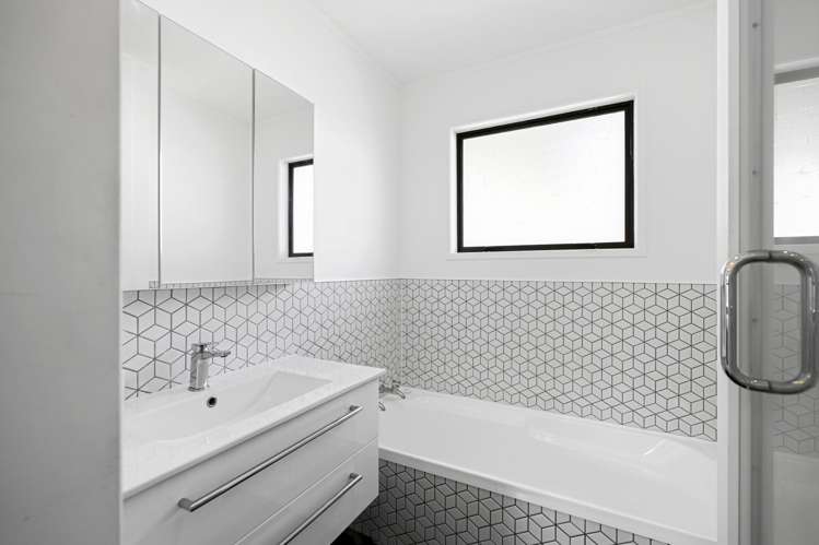 26 Cypress Crescent Pukete_16